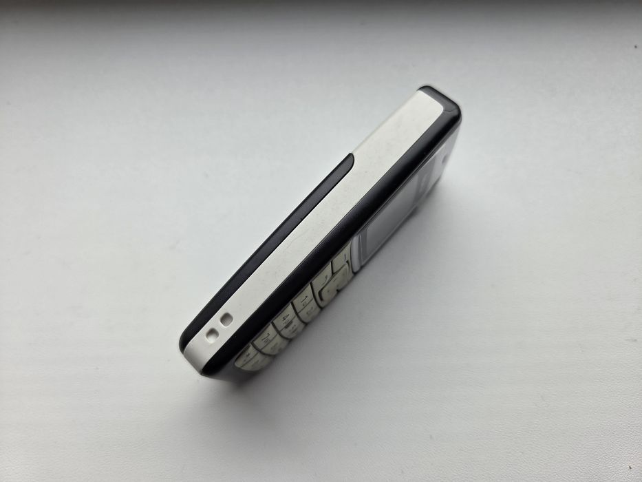 Nokia 1110i - telefon simplu cu butoane