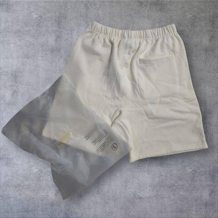 Pantaloni Scurti Essentials Marimea L