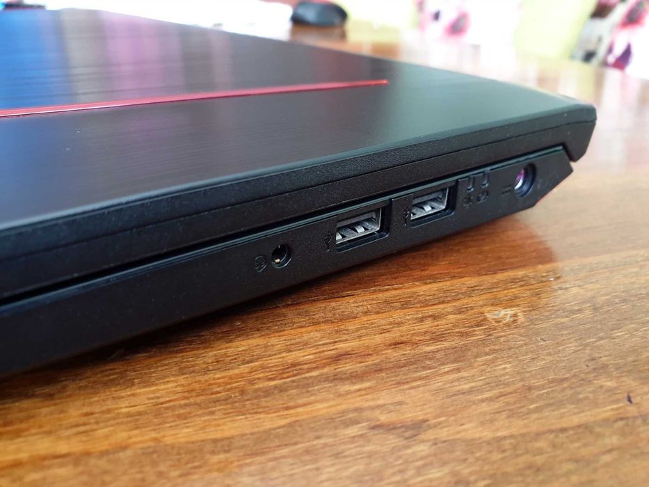 Геймърски Лаптоп Acer Predator Helios 300 N17C3, дисплей-17.3 инча