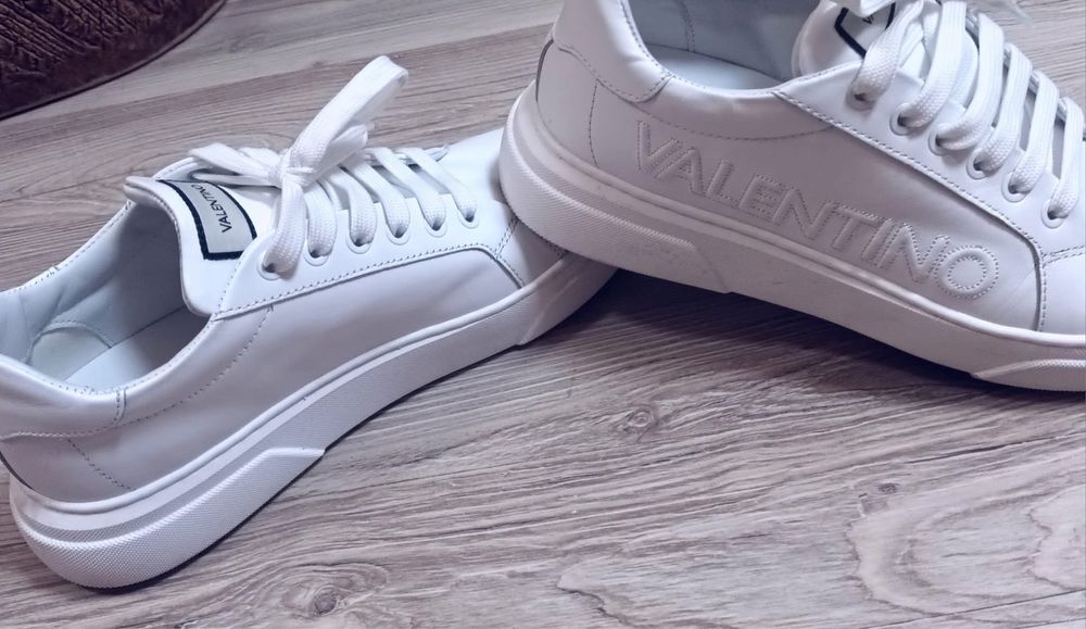 Малатонки Valentino, неразличими от нови. Размер 40, стелка 25,7.