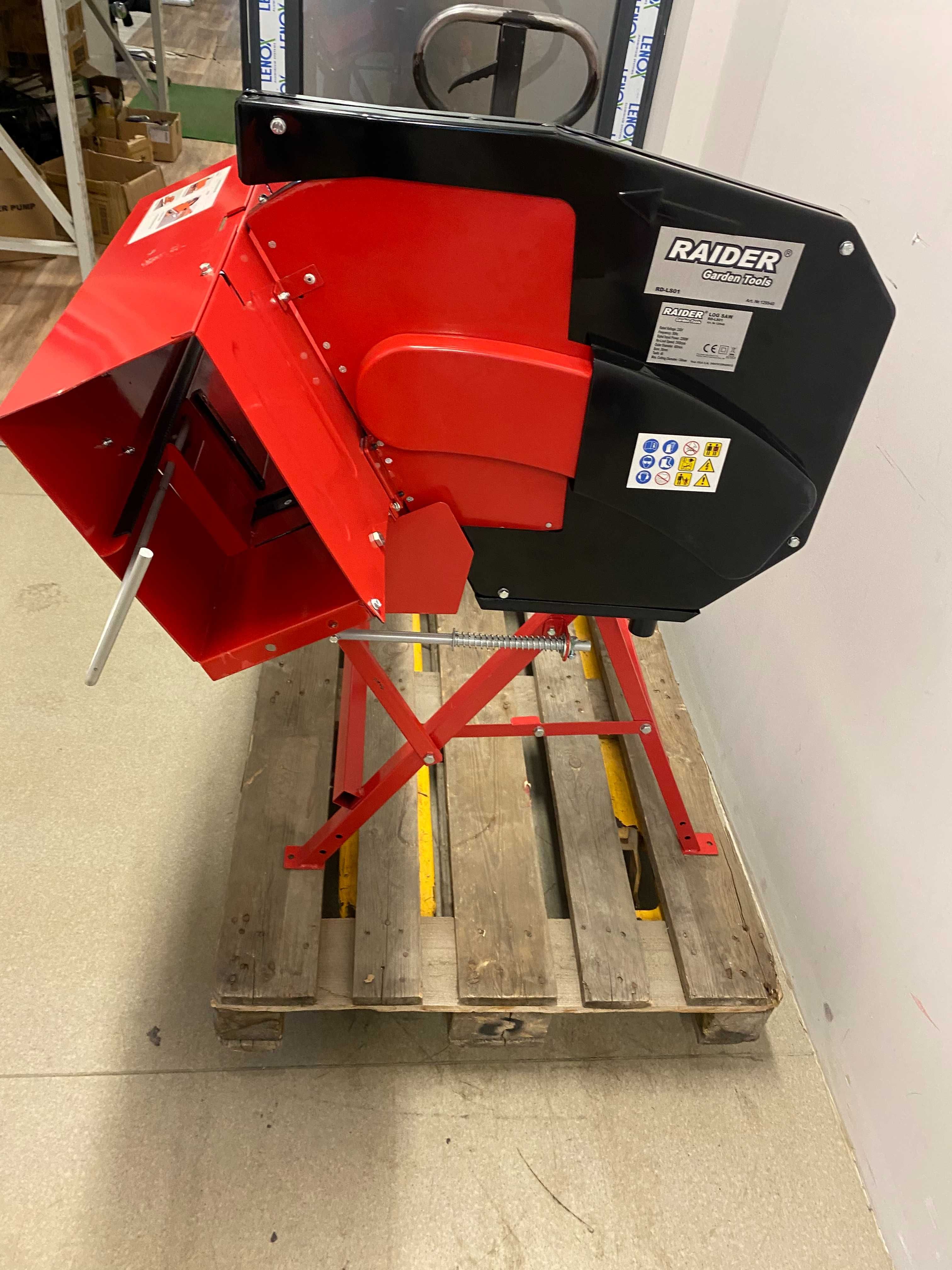 129940	Циркуляр за рязане на дърва до 130mm 2200W RD-LS01