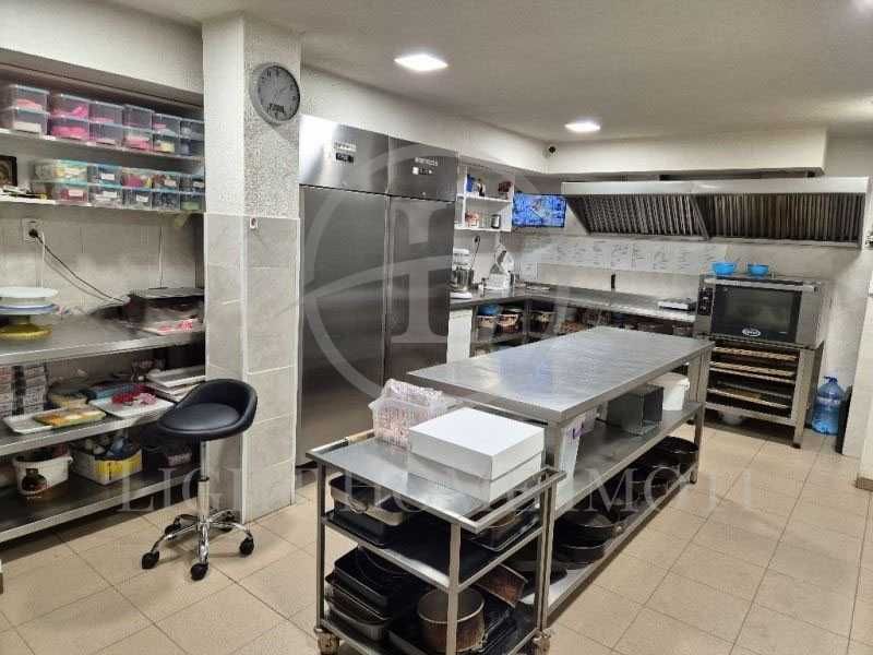 Продава се Заведение в Пловдив, Тракия - 190 кв.м за 4027 €/кв.м - Снимка #4