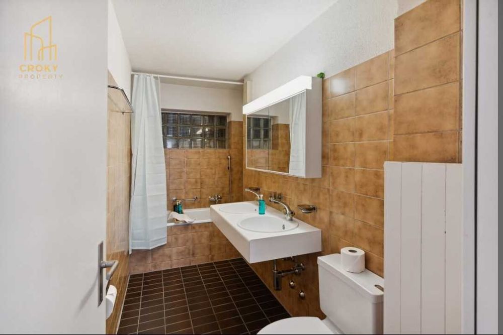 Дава се под наем Едностаен апартамент в София, Център - 50 кв.м за 550 € - Снимка #2