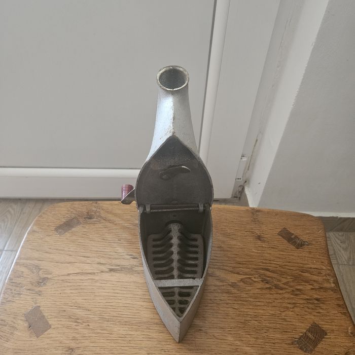 3 fiare de călcat vintage