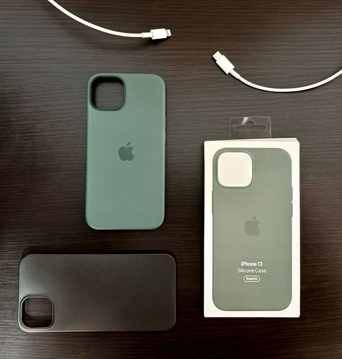 Husa originala iPhone 13 + Cutie originala iPhone 13 + cablu lightning