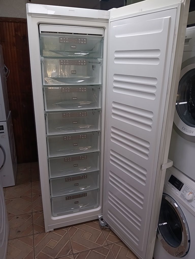 XXL огромен фризер Miele с 8 чекмеджета  A+++ 2 години гаранция!