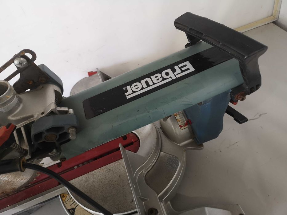 Циркуляр пендула - Erbauer 2000W / 255mm