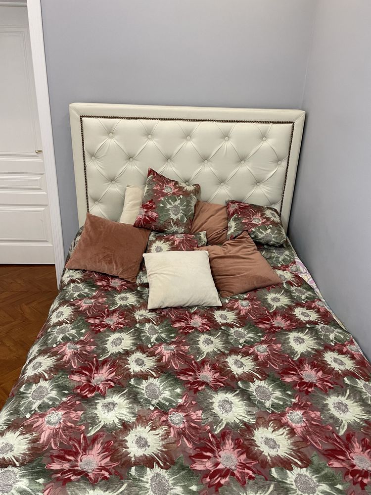 Кровать двуспальная с ортапедическим матрасом