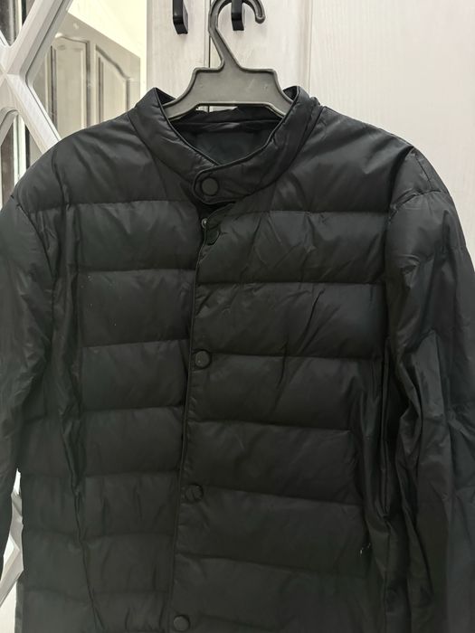 Продам демисезонную мужскую куртку 50 размер