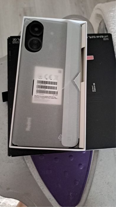 Vand telefon redmi nou