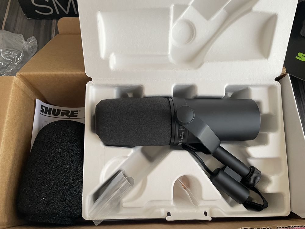 Продается микрофон Shure SM7B