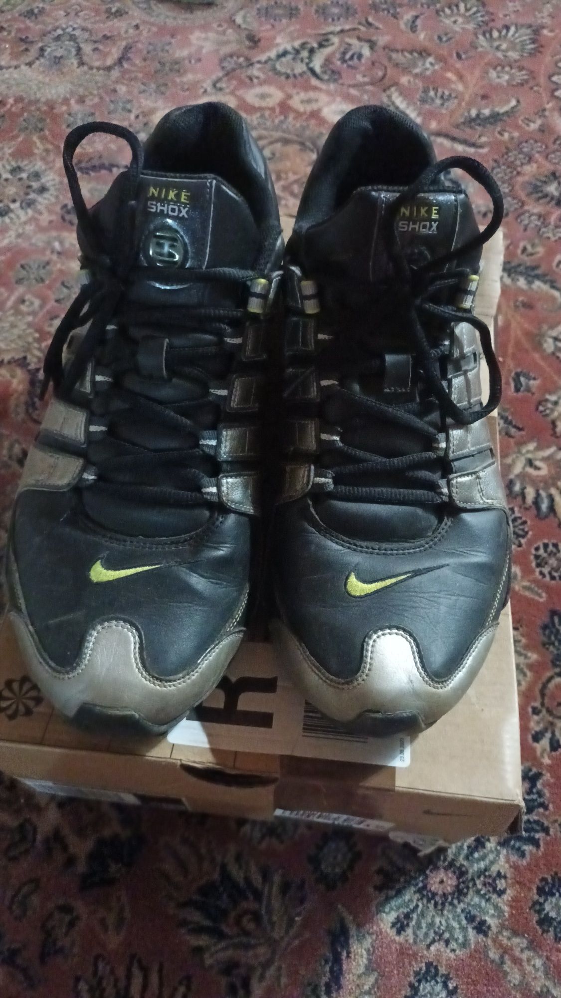 Vintage 2009 Nike Shox NZ Cyber Metallic Silver Black Shoes