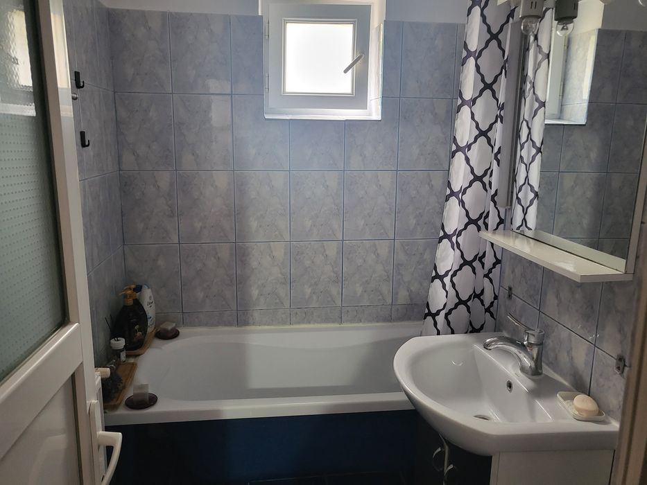 Inchiriez apartament regim hotelier