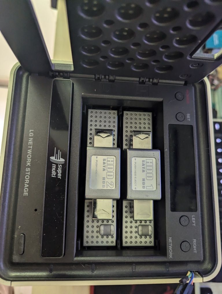 NAS LG N2R1DB2 (без дискове)