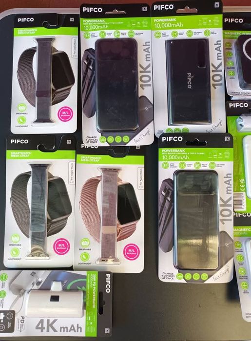 Vând baterii externe Pifco.