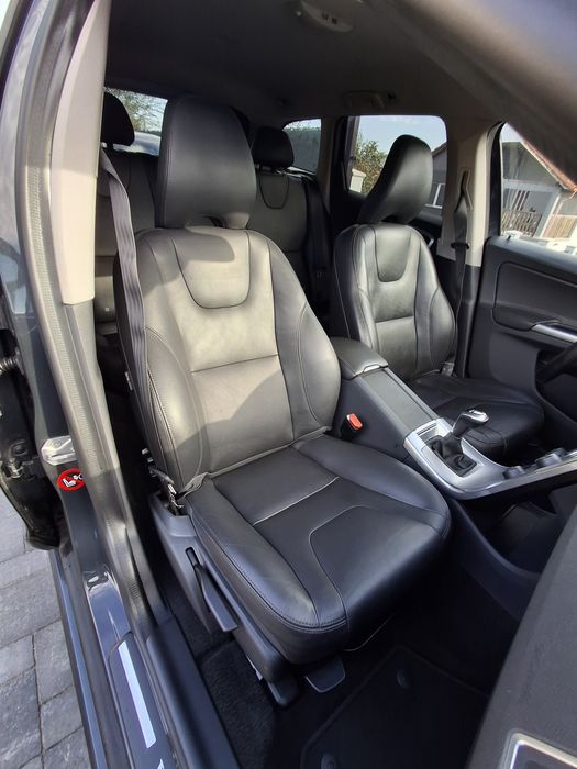 Volvo XC 60 2016 2L Diesel  150 CP 240000 km  11500 e Garanție! Credit