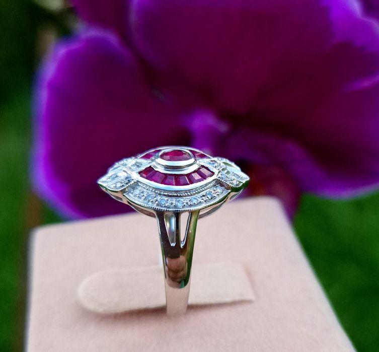 Inel Art Deco din aur de 18K cu diamante si rubine naturale