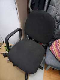Продам кресло офисная