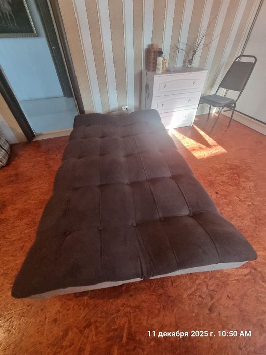 Срочно продам диван