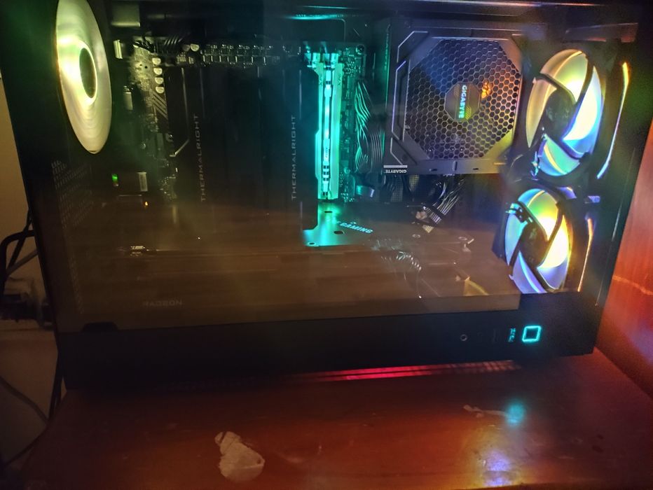 Pc( i5 14600k , Rx 6800xt , 2 SSD, 32 gb ddr4)