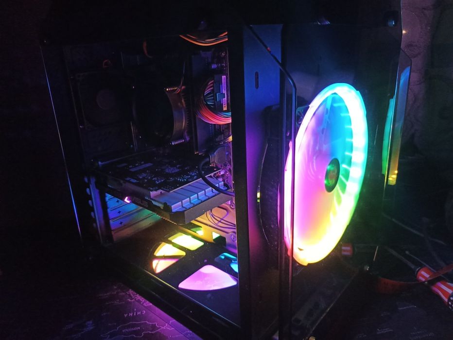 Игровой монстр в стеклянной броне | i5 9400F + GTX 1650