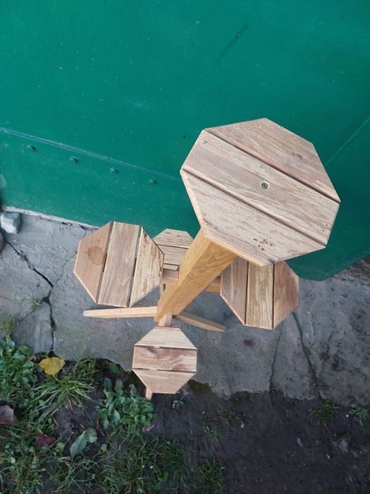 Suport din lemn pentru flori