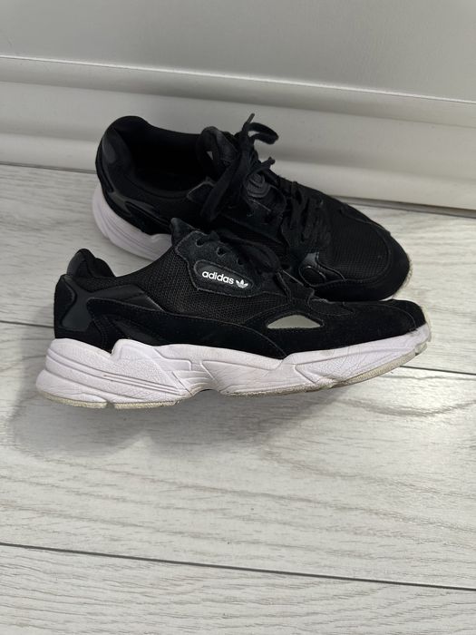 Adidasi dama marimea 38