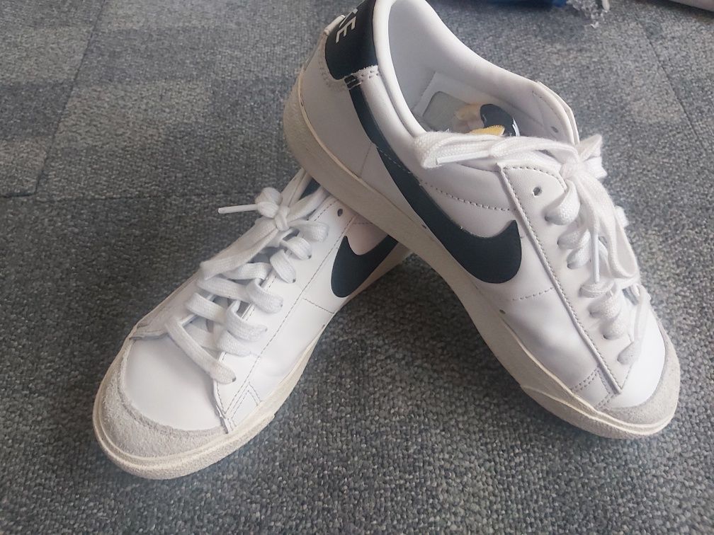 Nike blazer low 77 marimea 38.5