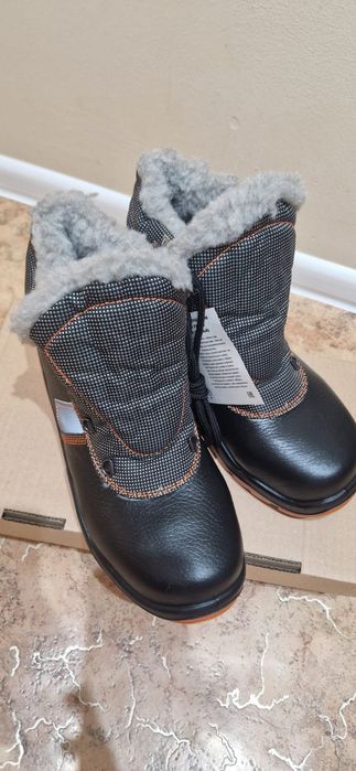 Продам зимнюю спец. обувь