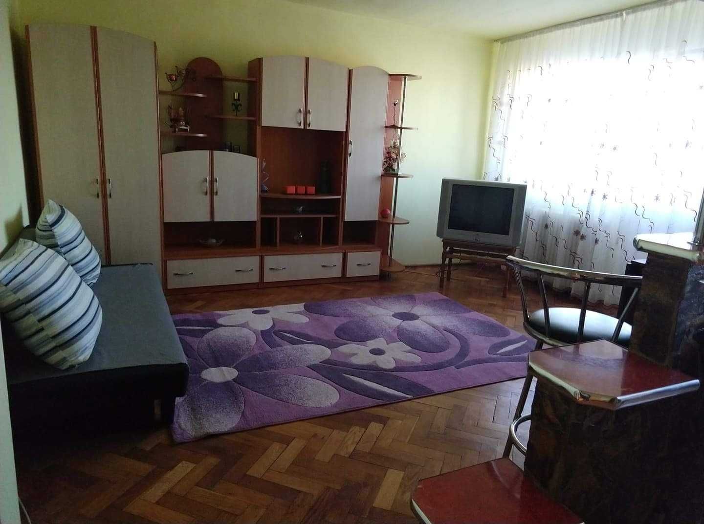 De vânzare apartament cu 3 camere in Nufarul