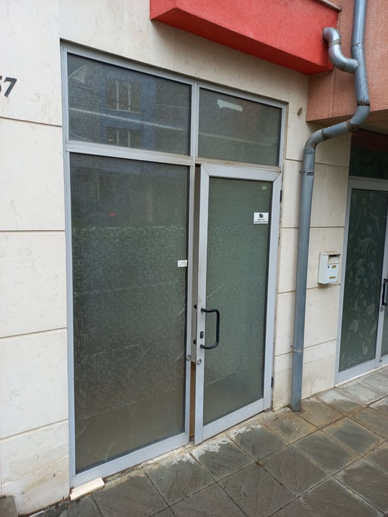 Продава се Едностаен апартамент в София, Полигона - 30 кв.м за 2267 €/кв.м - Снимка #2