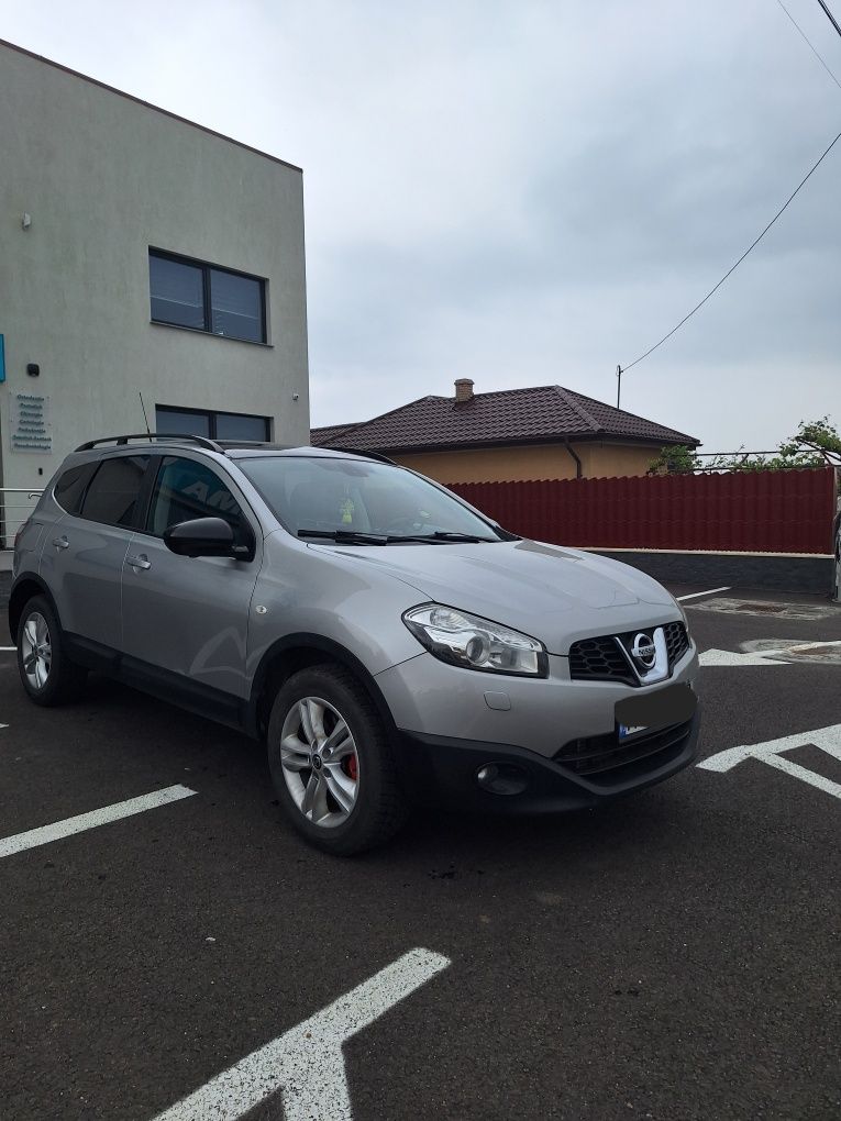 Nissan Qashqai+2