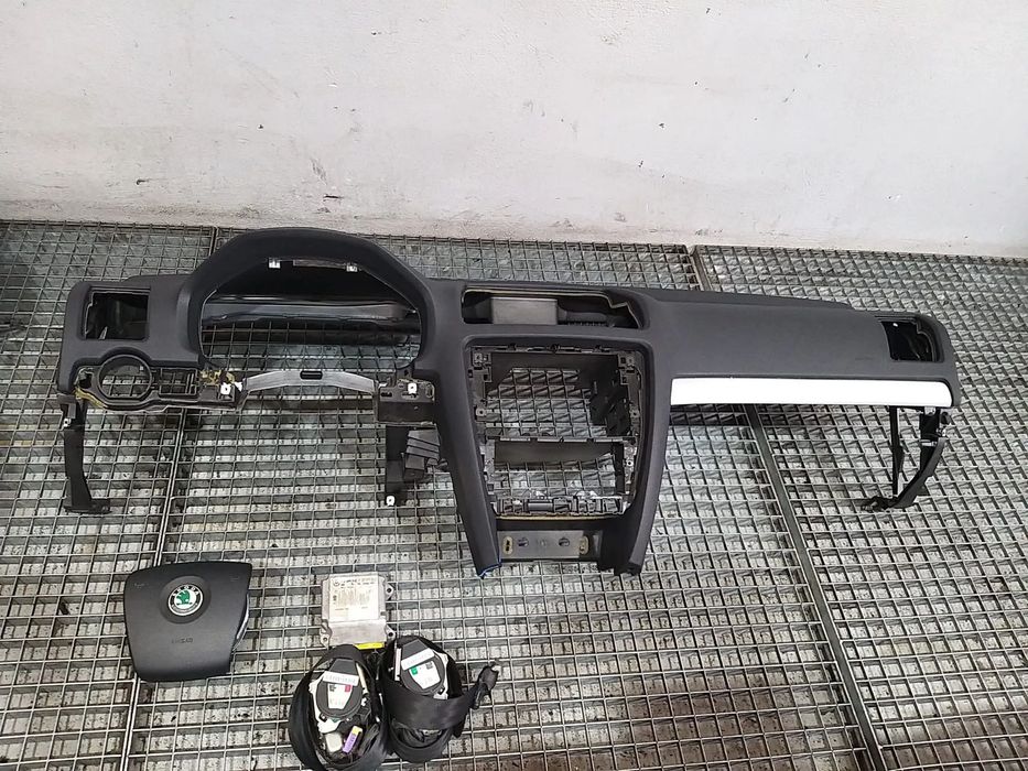 Kit plansa bord skoda octavia 2 1z 1k0909605t 1z0880201ae 1z1857007