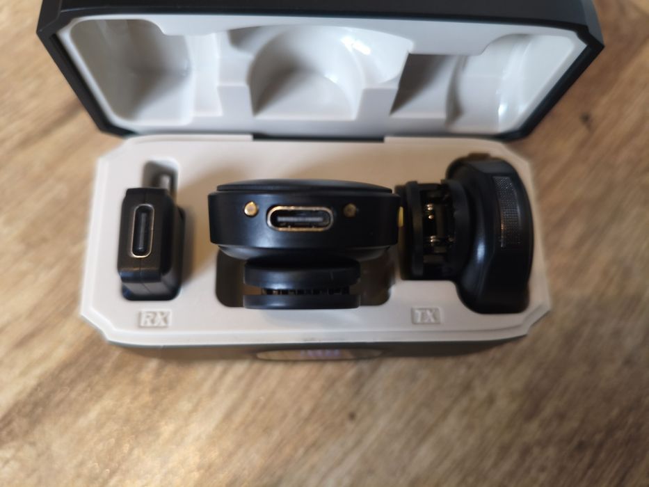 Микрофони за Андроид с Bluetooth комплект в зарядна кутия 2бр.