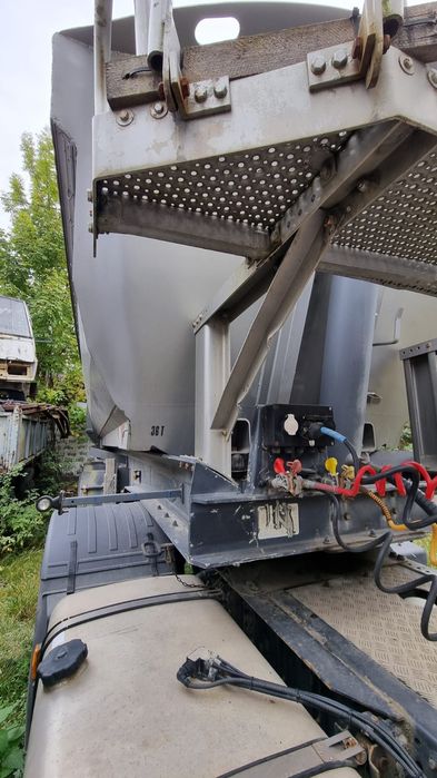 Iveco Stralis + Benă An 2012