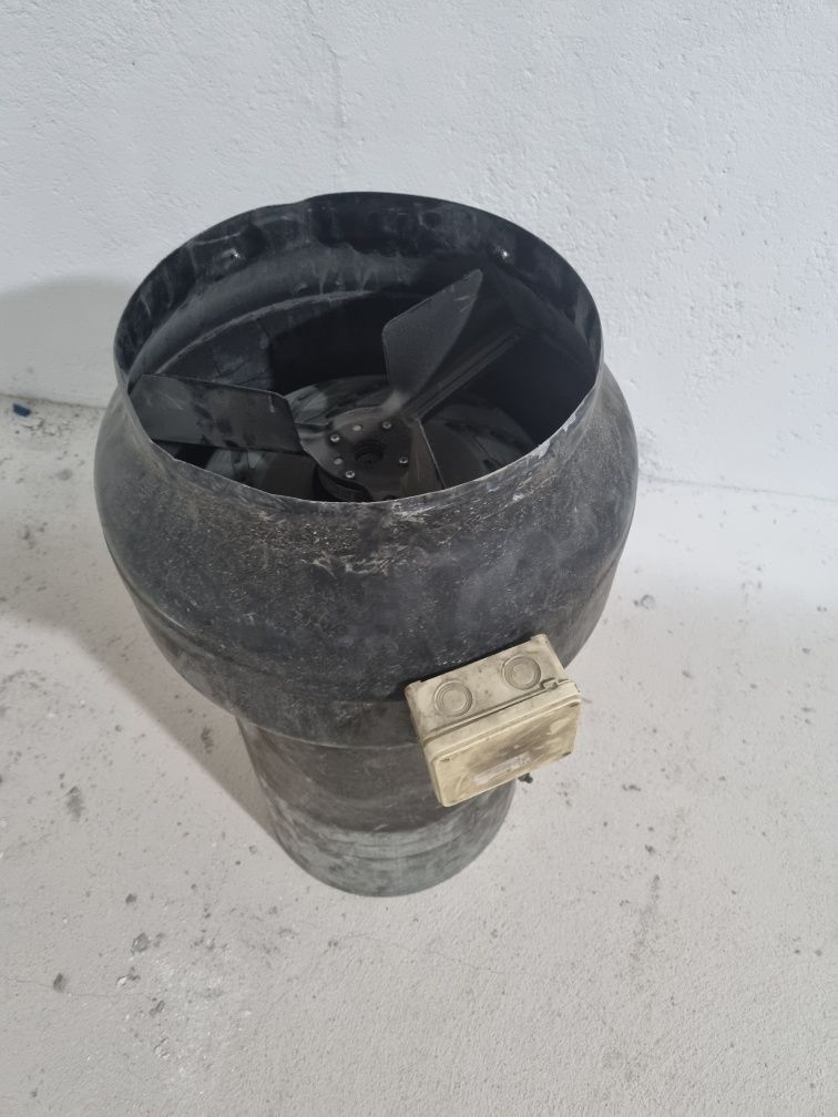 Продам вытяжку б/у