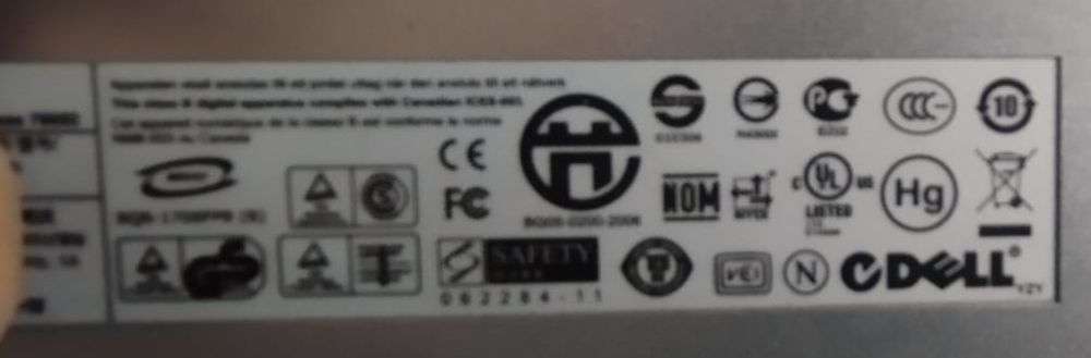 Monitor Dell cu test color activ, conectivitate variată