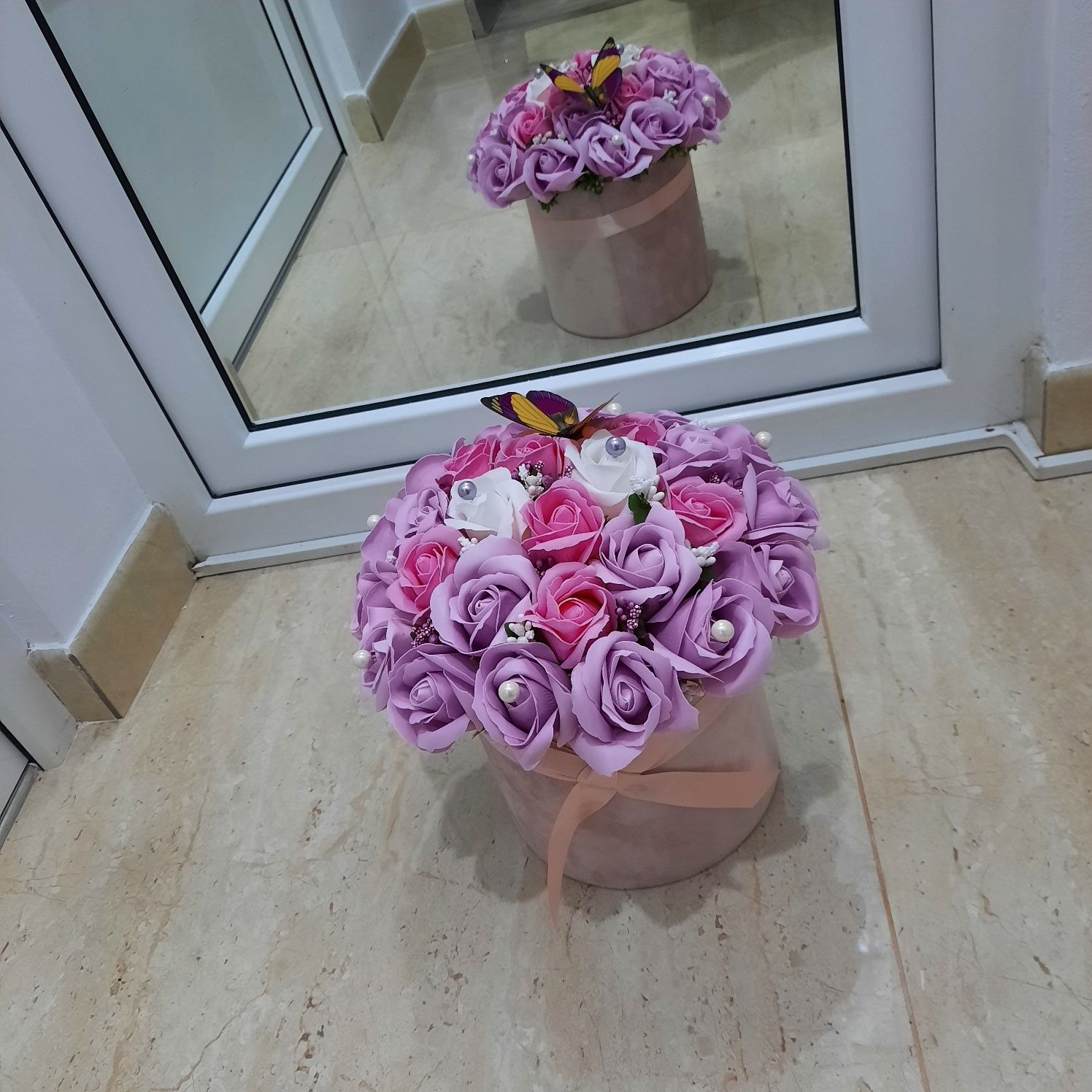 Flori cutie catifea