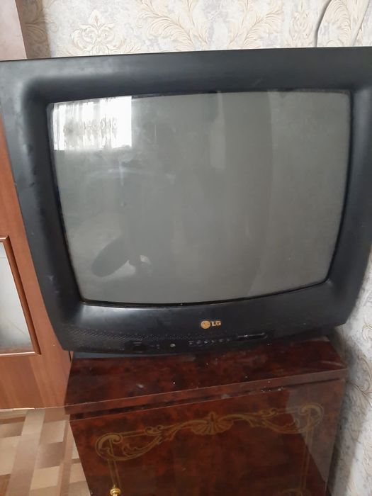 Продам телевизор за 7 тыс, работает