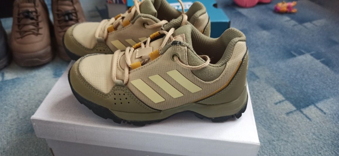 Маратонки Adidas за момче 28