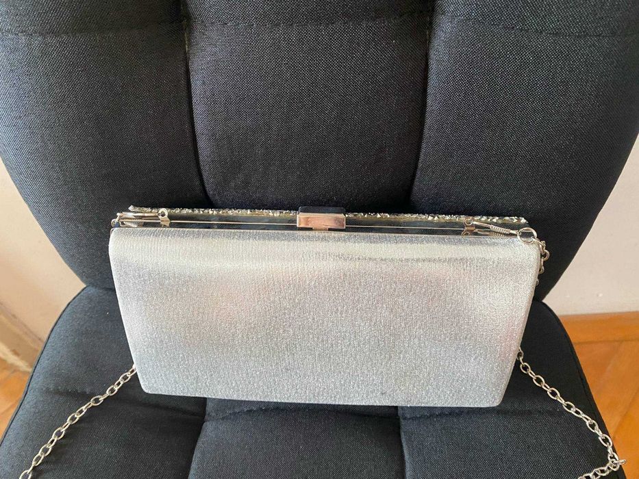 Абитуриентска чанта