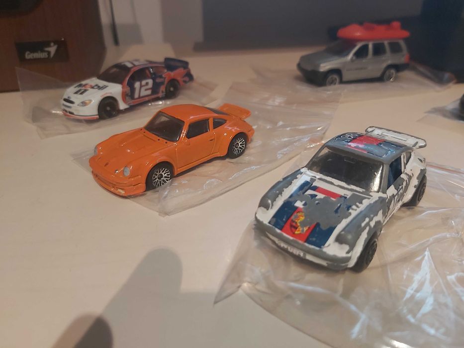 7 masinute colectibile scara 1/64 (se vand doar impreuna)
