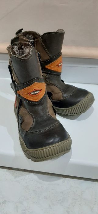 Продам зимнюю обувь на мальчика