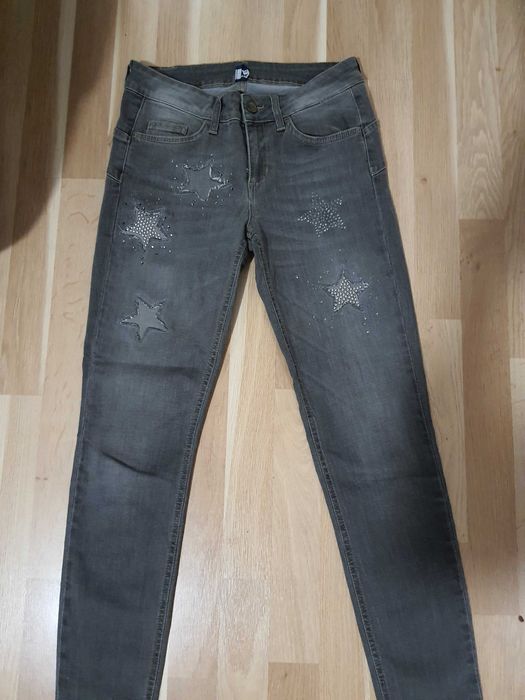 Сиви дънки Liu Jo със звезди и камъни