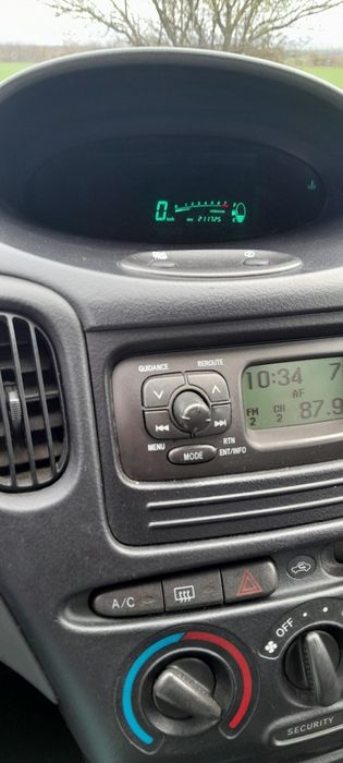 Toyota Yaris Verso 
Колата е с два ключа ,застраховка