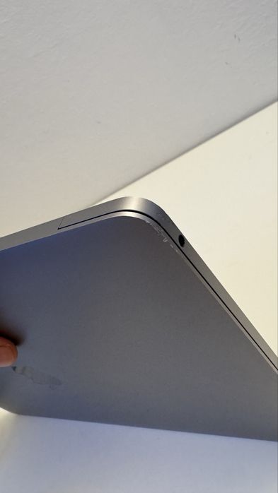 Продается MacBook Pro M1 2020 c мышкой и полным комплектом