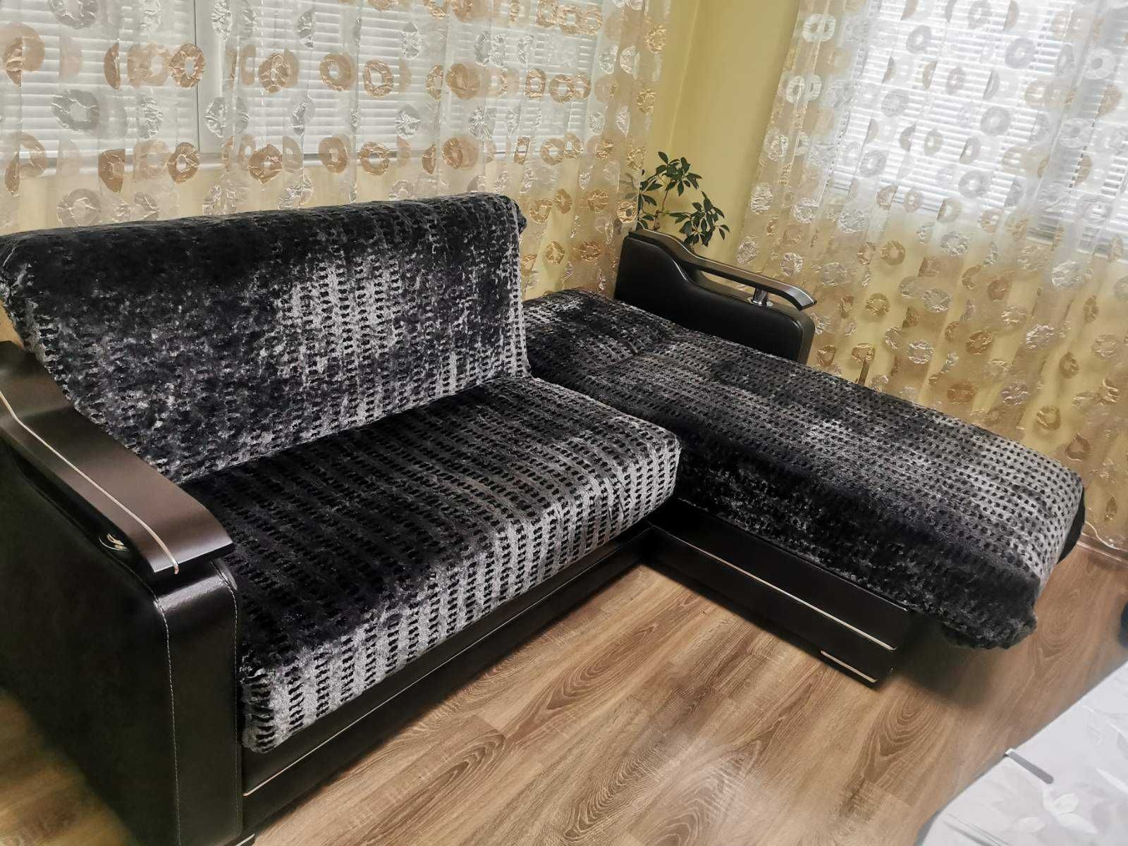 Продавам холов ъглов диван от Айко