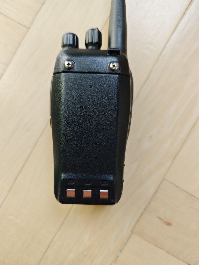 Продавам радиостанция, уоки токи Baofeng UV-B5.