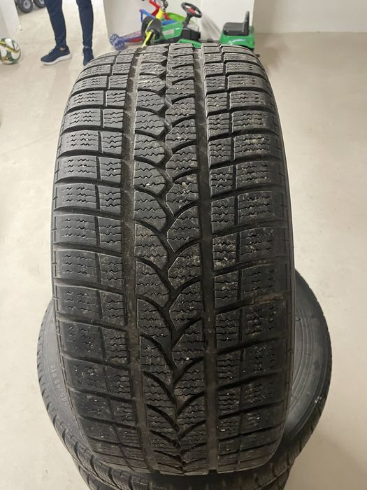 Зимни гуми 245/45/18