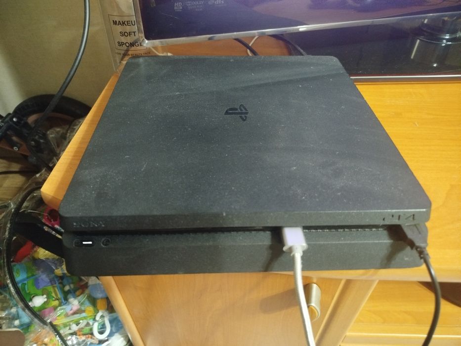 Продам PS4 1TB памяти